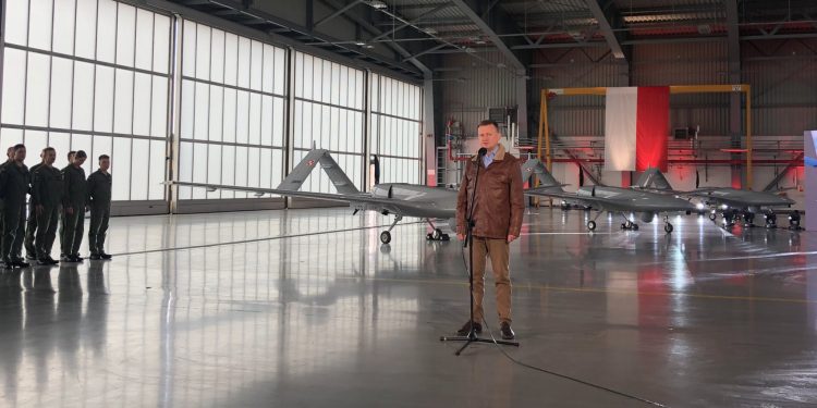 Polonya ilk Bayraktar TB2 İHA’ları teslim aldı