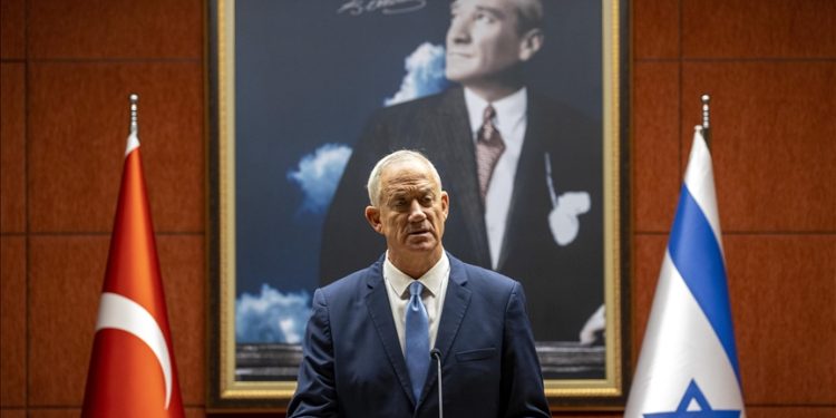 İsrail Savunma Bakanı Gantz: Türkiye ile iş birliği için kapı aralandı
