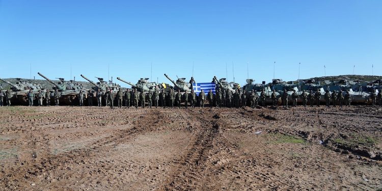 Yunanistan’dan gayri askeri statüdeki Rodos Adası’nda tatbikat