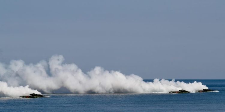 Japonya’nın yeni güvenlik stratejisi sonrası Çin savaş gemileri Pasifik’te!