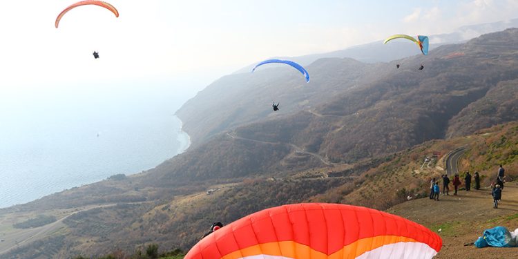 Uçmakdere’deki yamaç paraşütü uçuşlarında yüzde 50 artış