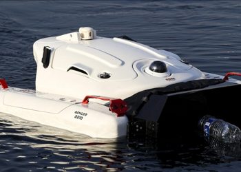 İnsansız su üstü robotu denizleri temizlemeye başladı