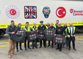 Arsenal’den deprem bölgesine yardım