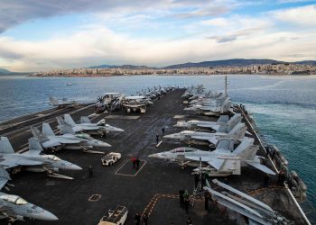 ABD uçak gemisi Yunanistan’da