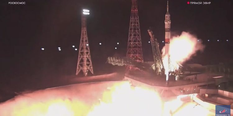 Rusya, uzayda mahsur kalan astronotları kurtarma görevine başladı