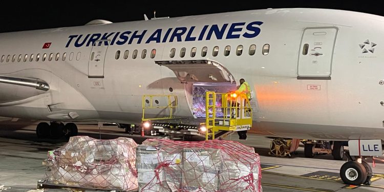 THY deprem bölgesine 2 bin 479 sefer yaptı