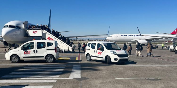 THY bugün 179 seferle 30 bin 318 kişiyi tahliye edecek