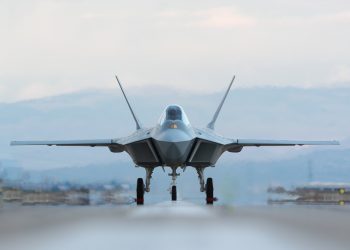 MMU ilk kez pist başında!