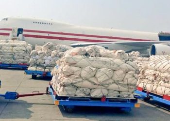 Pakistan, 30 seferle 39 bin çadır taşıdı