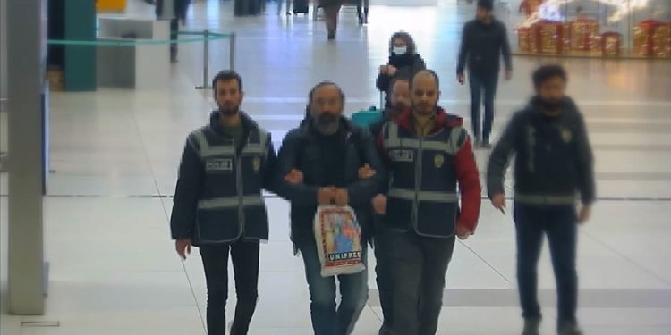 Kaçtığı uçakla İstanbul Havalimanı’na geri getirildi