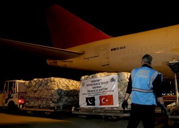 Pakistan’ın insani yardımlarını taşıyan uçak Adana’ya ulaştı