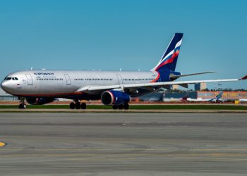 Rusya ilk kez İran’a onarım için uçak gönderdi!