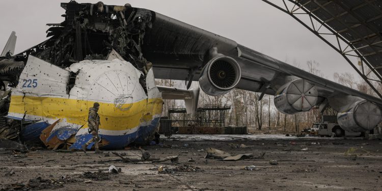 Dünyanın en büyüğü Antonov An-225 yeniden uçacak!
