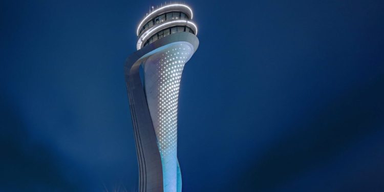İstanbul Havalimanı kulesi mavi renkle ışıklandırıldı