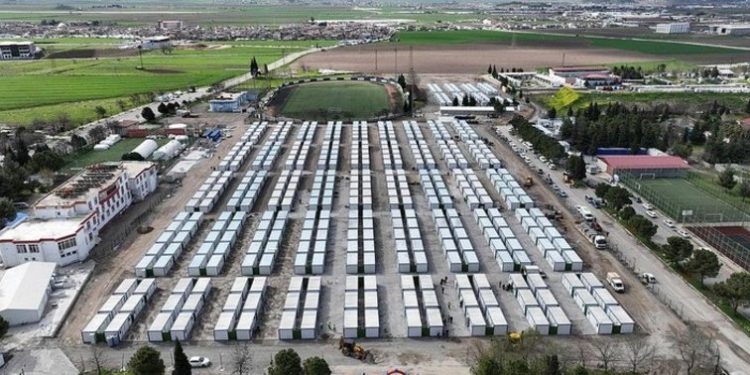 Baykar’ın kurduğu 520 konteyner depremzedelere teslim edildi