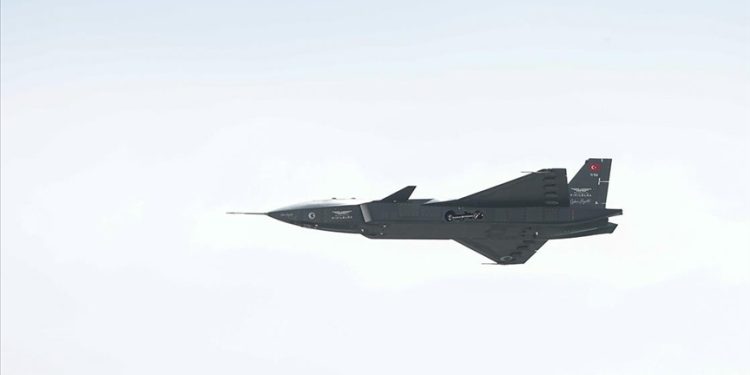 Bayraktar Kızılelma TEKNOFEST’e uçtu