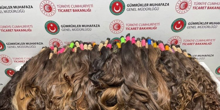 Sabiha Gökçen’de 68 kilo insan saçı ele geçirildi