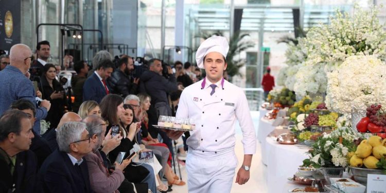 THY uçak içi menülerini yeniledi: İşte verilecek ikramlar?