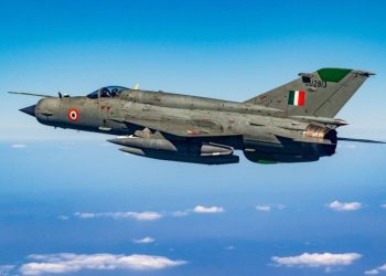 MiG-21 evin üstüne düştü: 3 kişi yaşamını yitirdi
