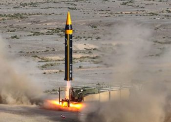 İran’dan 2 bin kilometre menzilli yeni füze