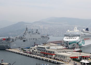 TCG Anadolu’yu İzmir’de 149 bin 865 kişi ziyaret etti