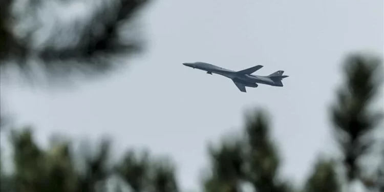 ABD’nin bombardıman uçakları Bosna Hersek için havalandı