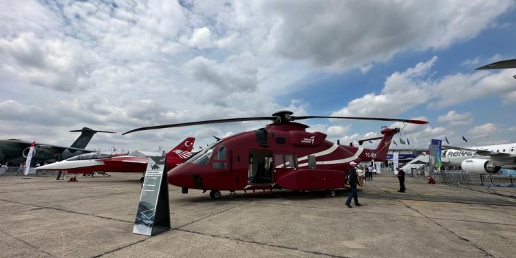 TUSAŞ Paris’te T925’i görücüye çıkardı