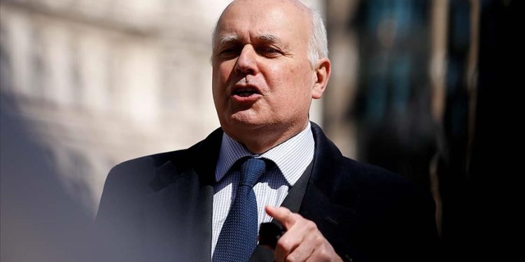 İngiliz milletvekilinden KKTC’ye doğrudan uçuş çağrısı