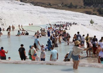 Pamukkale 2023’te 1 milyon 149 bini aşkın kişi ziyaret etti