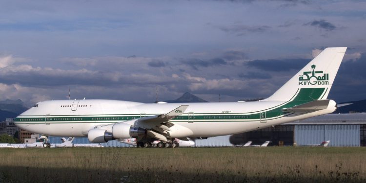 Brezilyalı Neymar’ı Suudi Kralın B747’siyle aldılar