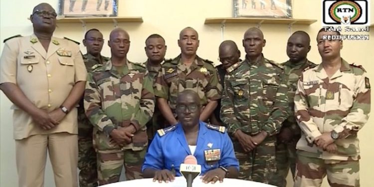 ECOWAS müdahalesi endişesiyle Nijer hava sahası kapandı!