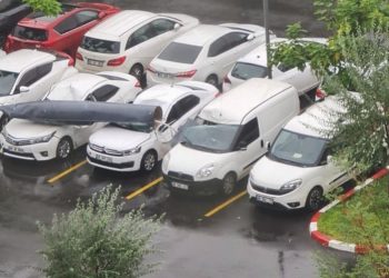 Ankara’da F-4 savaş uçağının yakıt tankı otoparka düştü