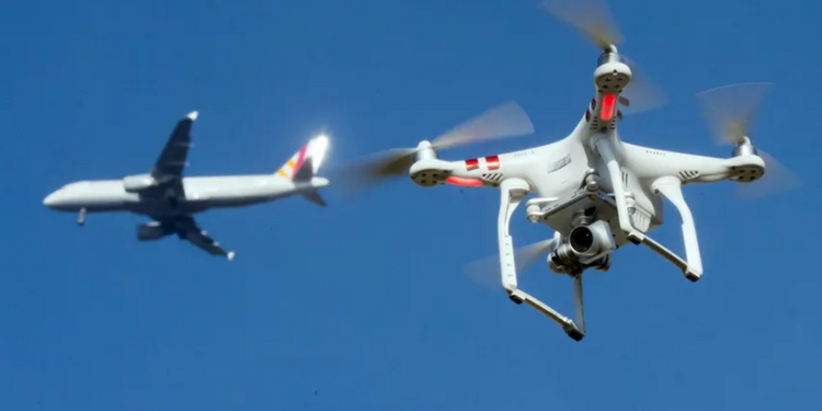 Frankfurt Havalimanı’ndaki uçuşlara “drone” engeli