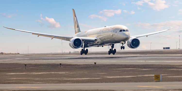 Etihad, yeni Dreamliner’ı filoya kattı