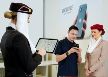 Emirates 20 bin kabin ekibine Apple ürünü dağıtacak