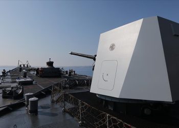 Milli Deniz Topu, ilk görev gemisine teslim edildi