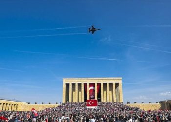 SOLOTÜRK’ten Anıtkabir semalarında 100. yıl uçuşu