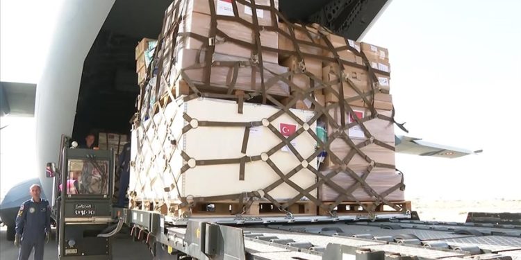 Gazze’ye yardım seferleri hız kesmiyor: Türkiye’den iki uçak daha yola çıktı