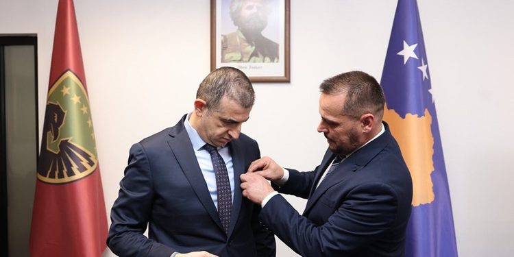 Haluk Bayraktar’a, Kosova’da üstün hizmet madalyası verildi