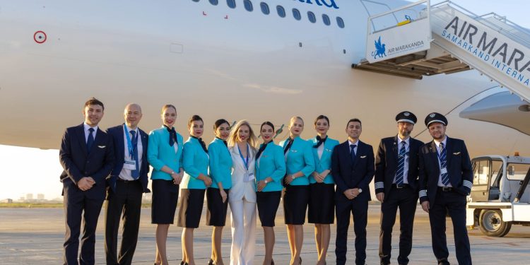 Özbek havayolu Air Samarkand ilk uçağına kavuştu