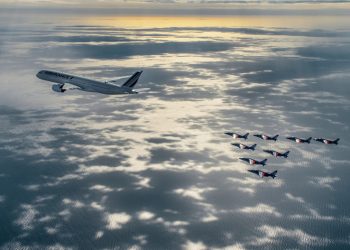 Air France, 90’ıncı yılını akrobasi uçaklarıyla kutladı