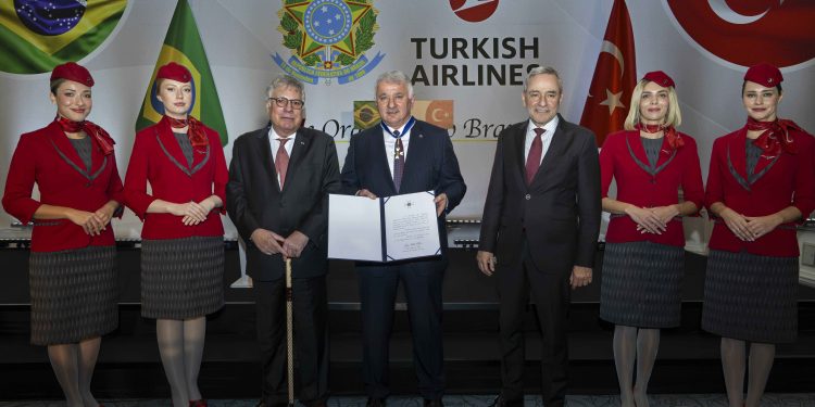 Bilal Ekşi’ye Brezilya’nın en yüksek sivil nişanı verildi
