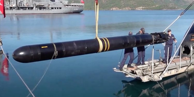 AKYA torpidosu hedefi tam isabetle vurdu