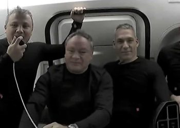 Türkiye’nin ilk astronotu Alper Gezeravcı, uzayda Atatürk’ü andı