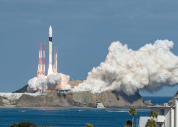 Japonya casus uydusunu uzaya fırlattı