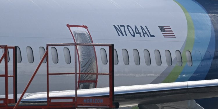 Boeing 737 MAX 9’daki kapı patlaması üretimi yavaşlattı