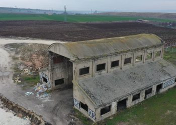 Tarihi muharip balon hangarı restore edilecek