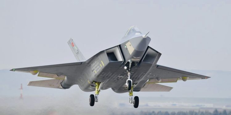 Yerli savaş uçağı KAAN ilk uçuşunu yaptı