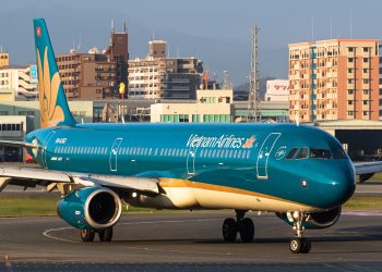 Vietnam Airlines 12 uçağı yere indirdi, 300 gün uçamayacak