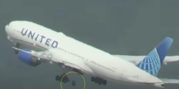 Kalkışta tekeri kopan yolcu uçağı acil iniş yaptı